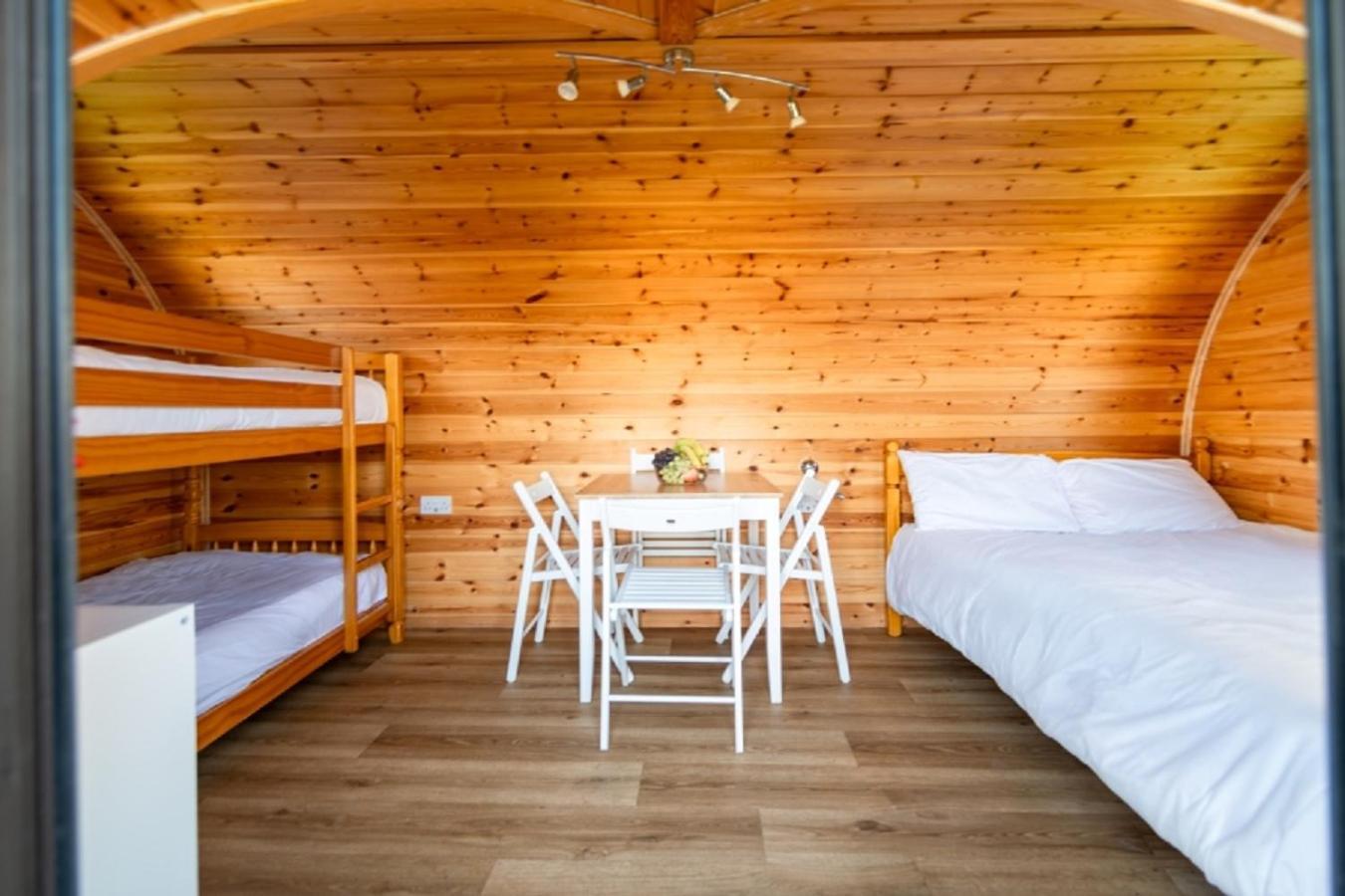 Camping Pods Trevella Holiday Park Crantock Eksteriør bilde
